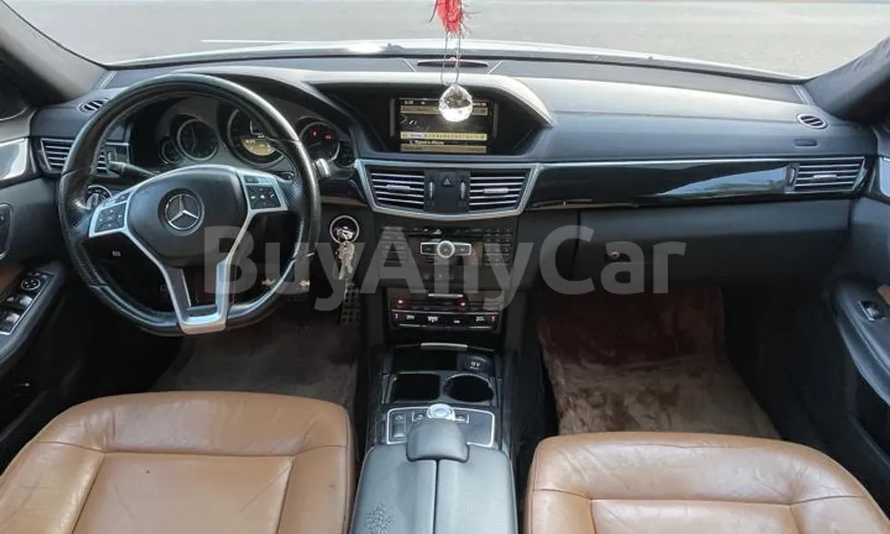 Vehicle photo 14