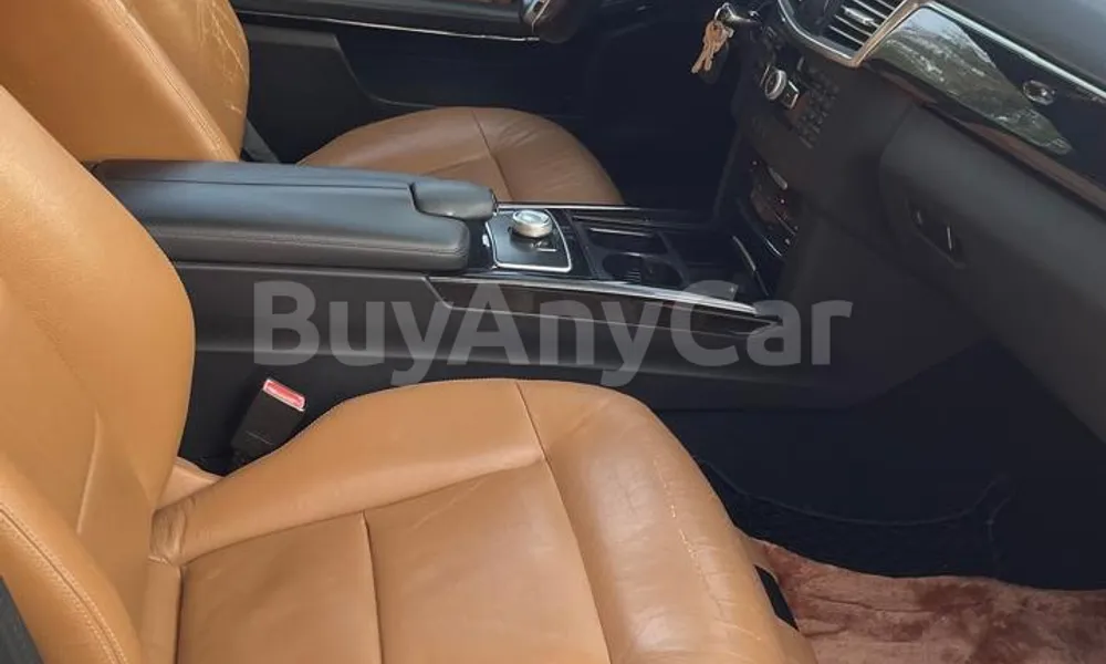 Vehicle photo 9