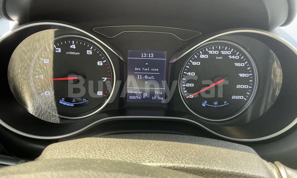 Vehicle photo 8