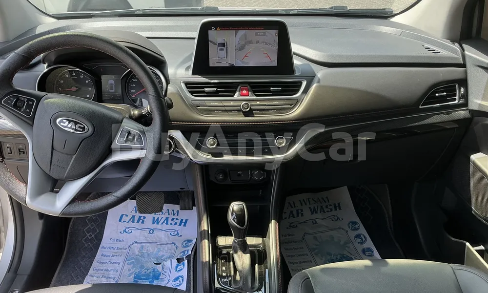 Vehicle photo 7
