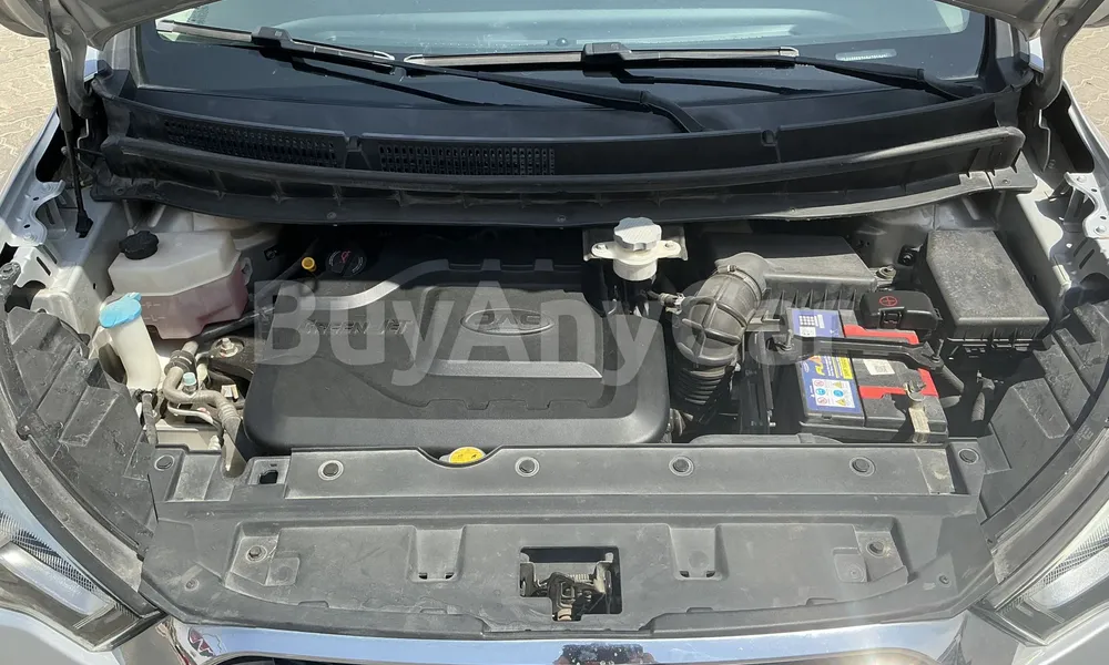 Vehicle photo 6
