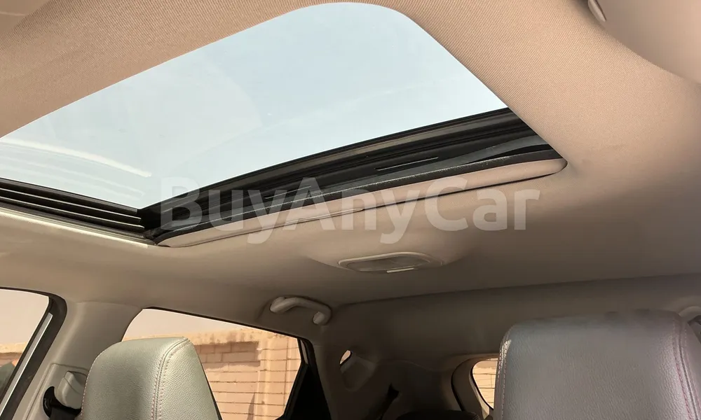 Vehicle photo 9