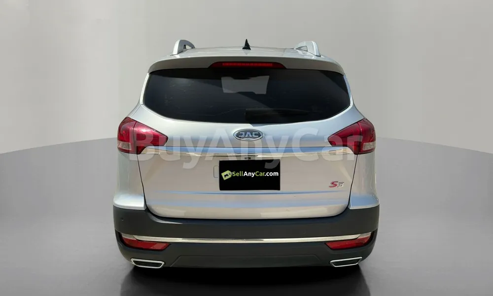 Vehicle photo 2