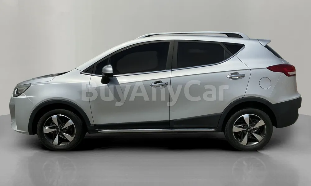 Vehicle photo 4