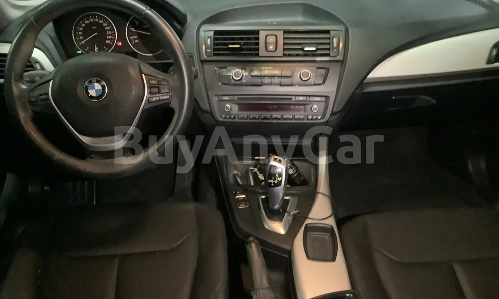 Vehicle photo 8