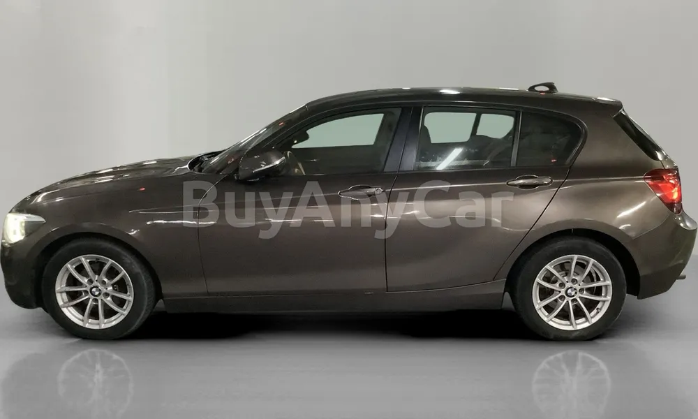 Vehicle photo 4