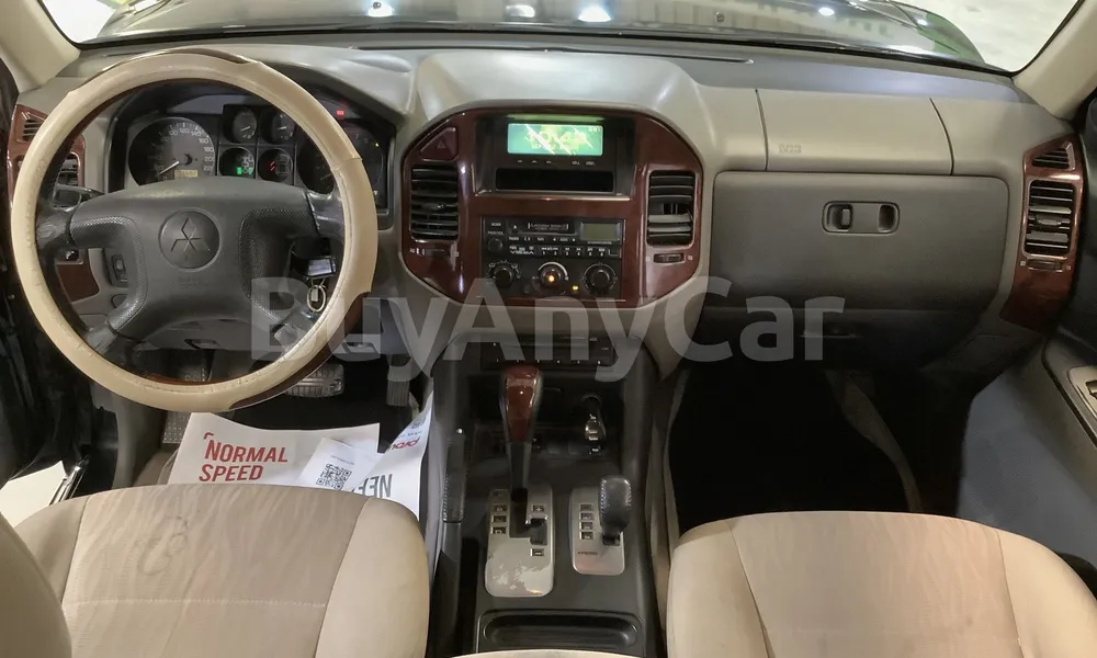 Vehicle photo 8