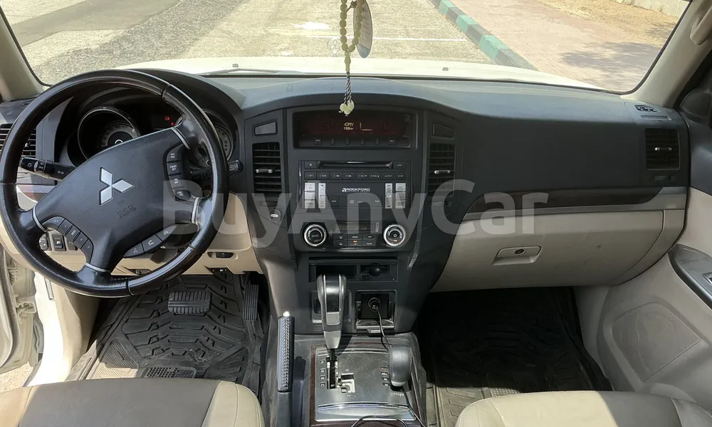 Vehicle photo 8