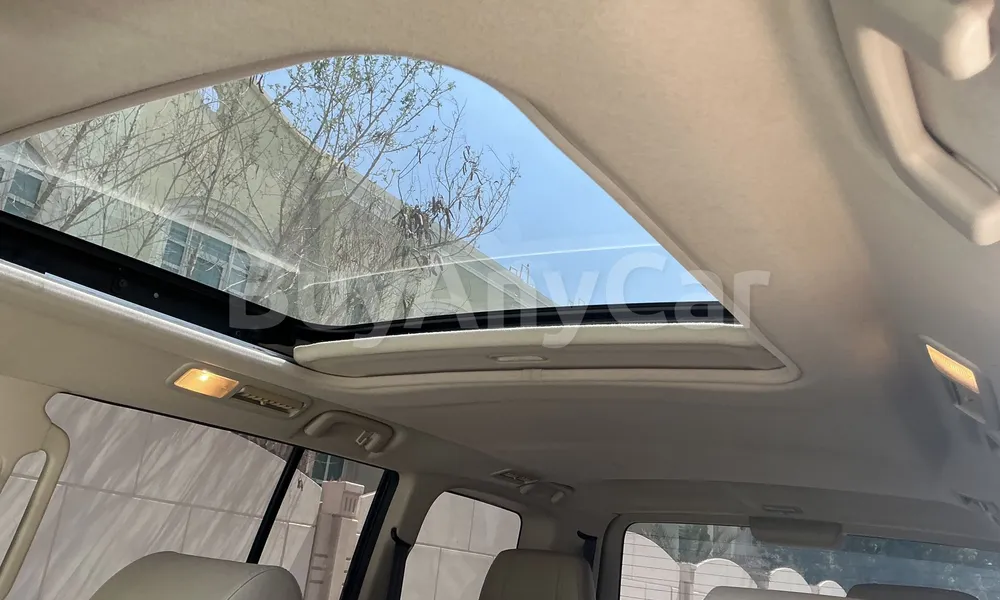 Vehicle photo 9