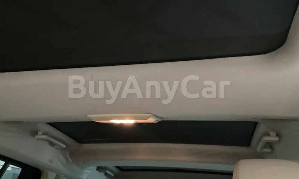 Vehicle photo 8