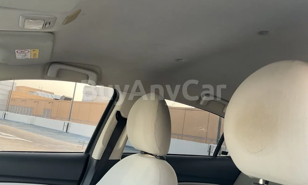 Vehicle photo 7