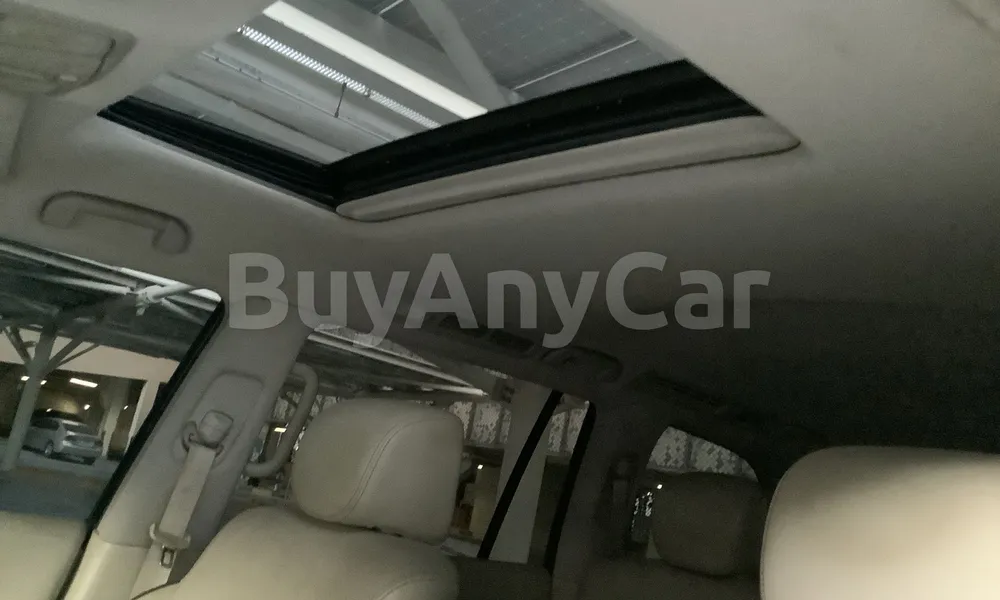 Vehicle photo 8