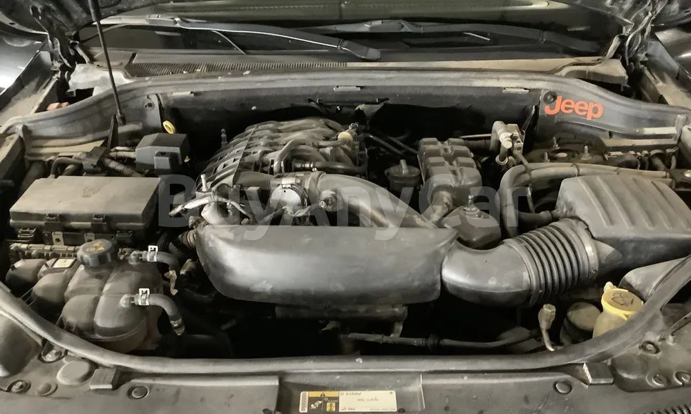Vehicle photo 9