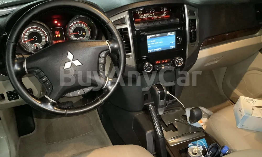 Vehicle photo 7