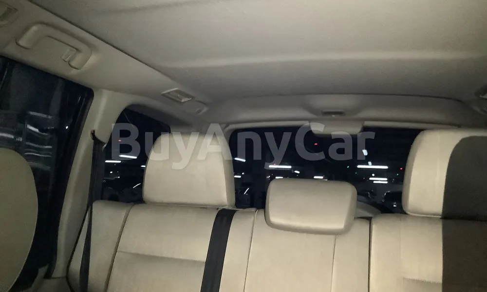 Vehicle photo 9