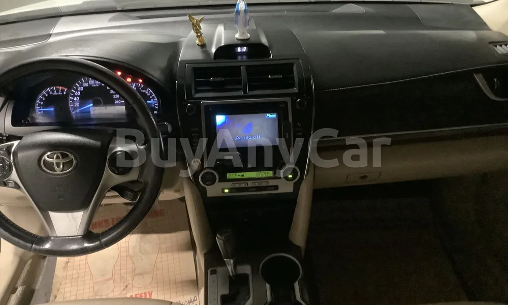Vehicle photo 8