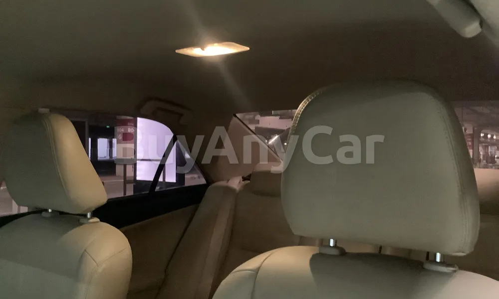 Vehicle photo 9