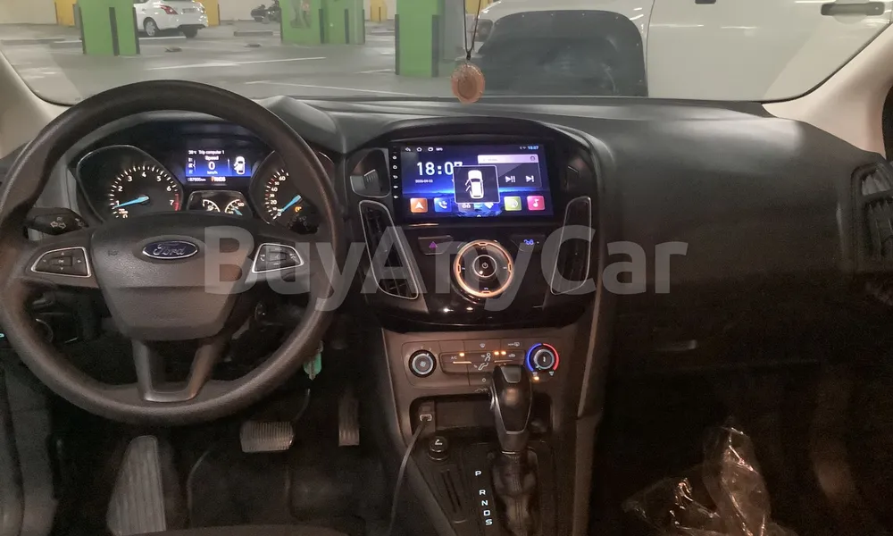 Vehicle photo 9