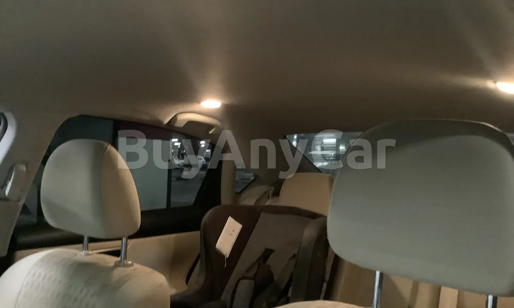 Vehicle photo 9
