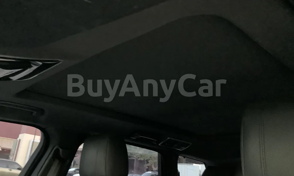 Vehicle photo 9