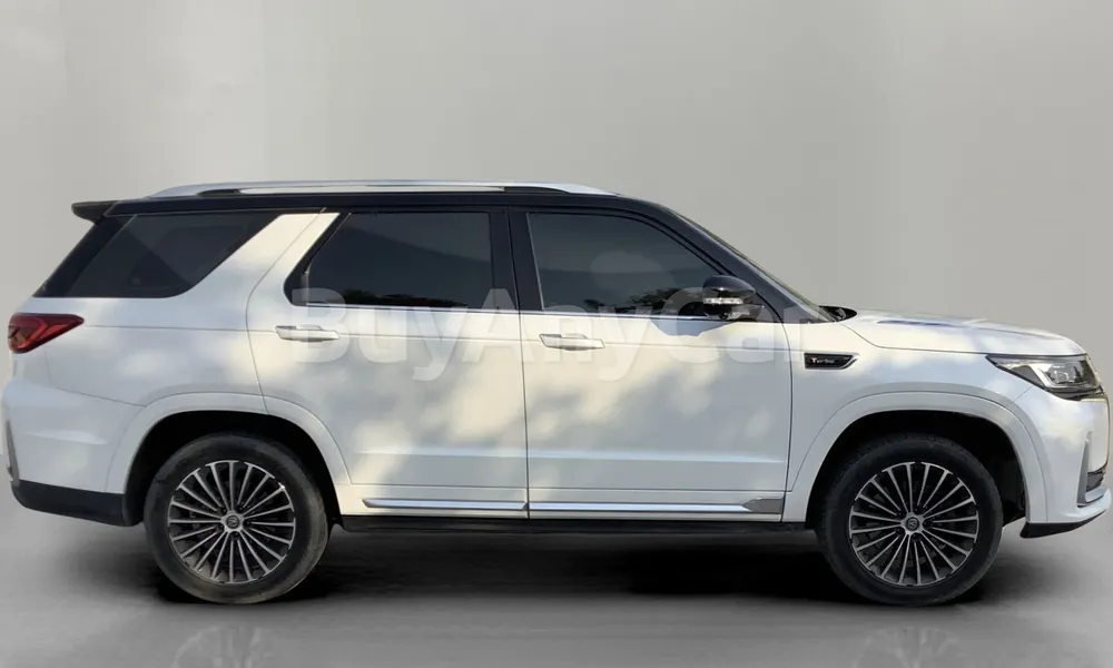 Vehicle photo 3