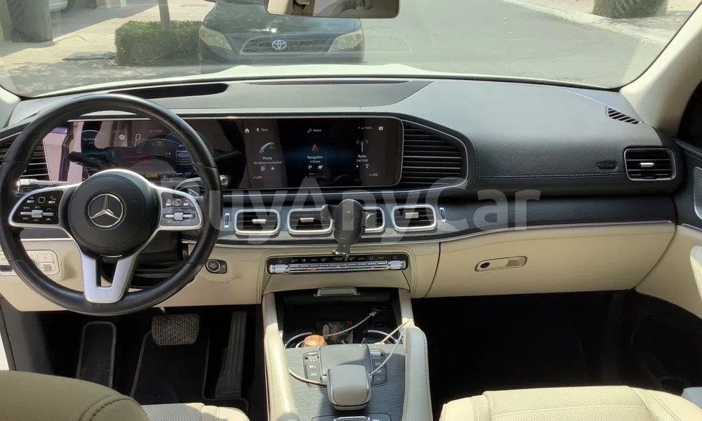 Vehicle photo 8