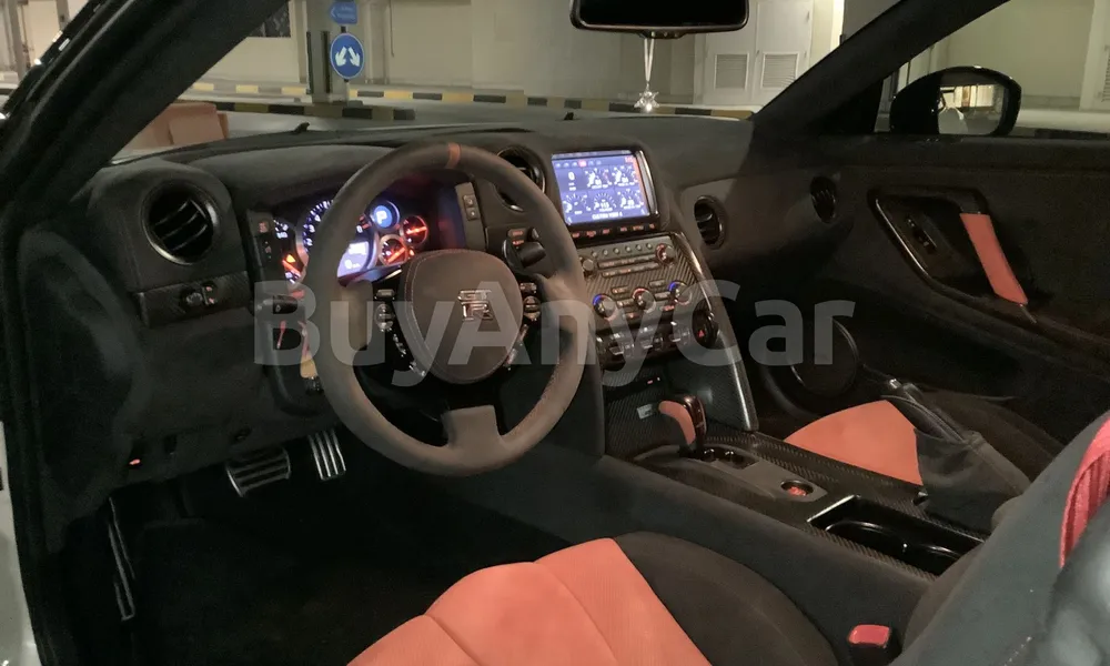 Vehicle photo 9