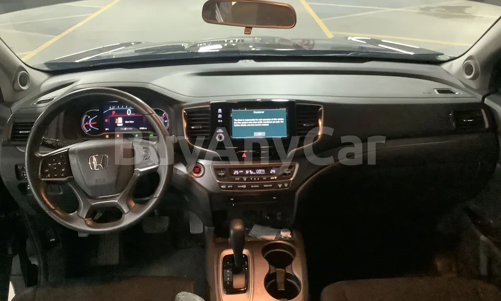 Vehicle photo 9