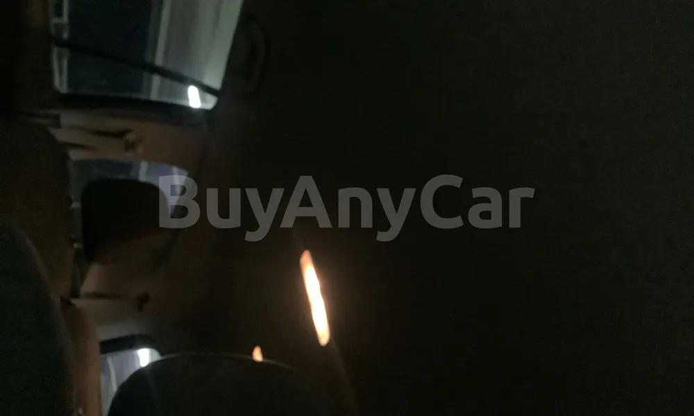 Vehicle photo 8