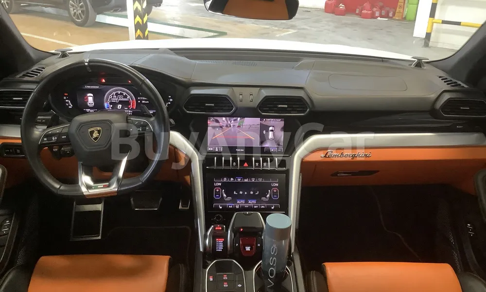 Vehicle photo 9