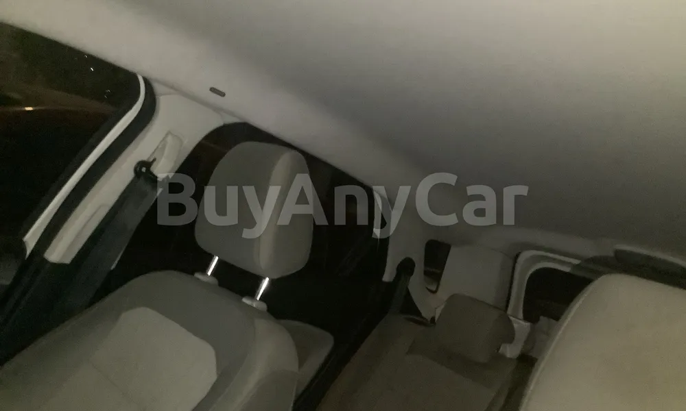 Vehicle photo 9