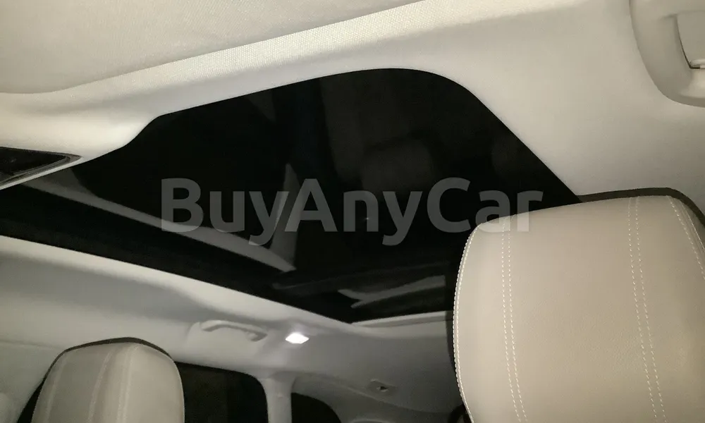 Vehicle photo 9