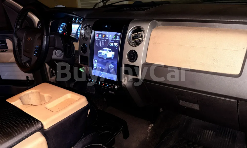 Vehicle photo 8