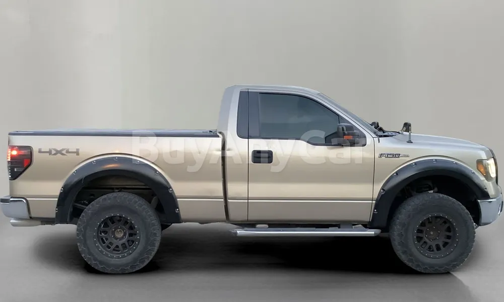 Vehicle photo 3