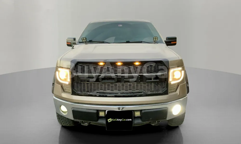 Vehicle photo 1