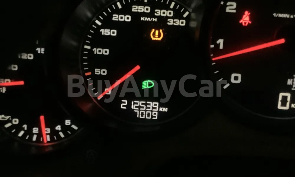 Vehicle photo 7