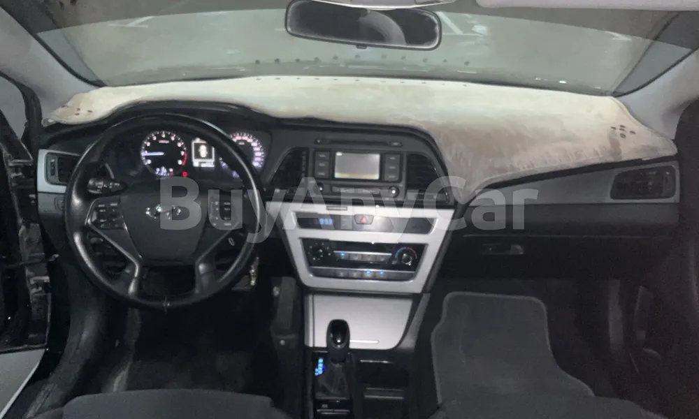 Vehicle photo 8