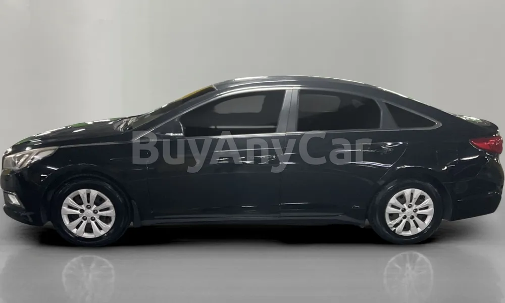 Vehicle photo 4