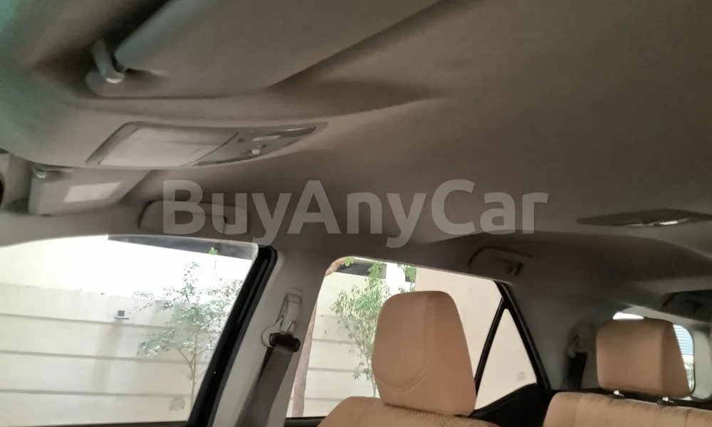 Vehicle photo 9