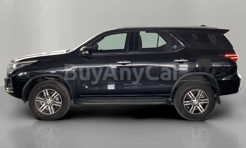 Vehicle photo 4