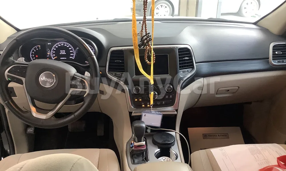 Vehicle photo 8