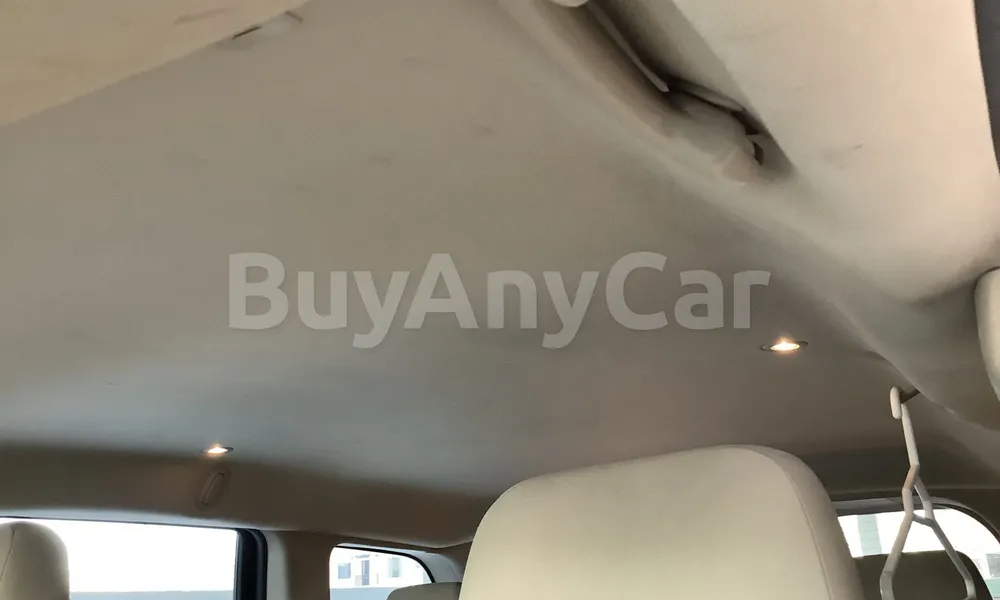 Vehicle photo 9