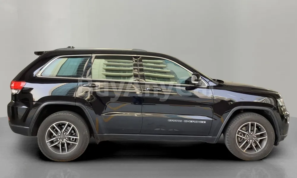 Vehicle photo 4