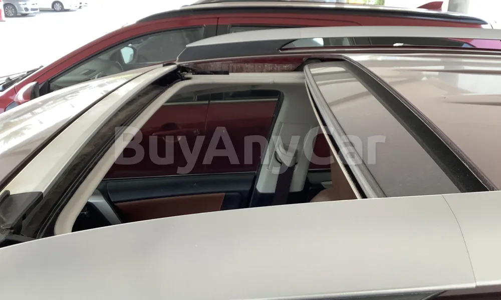 Vehicle photo 5