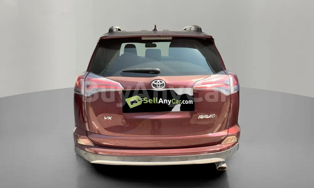 Vehicle photo 2