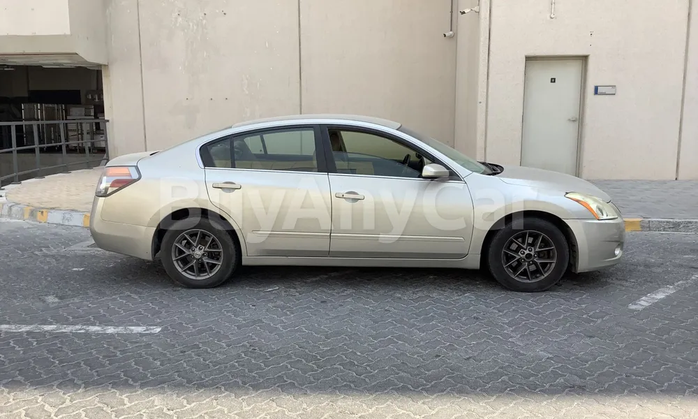 Vehicle photo 3