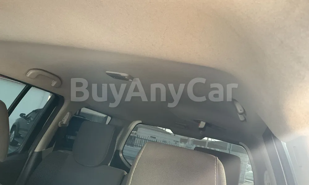 Vehicle photo 8