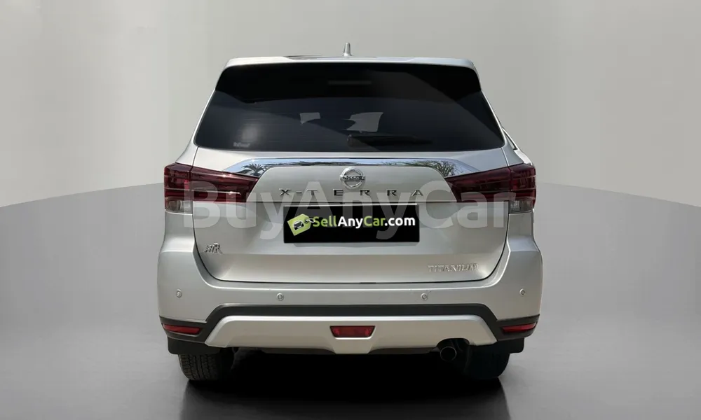 Vehicle photo 2