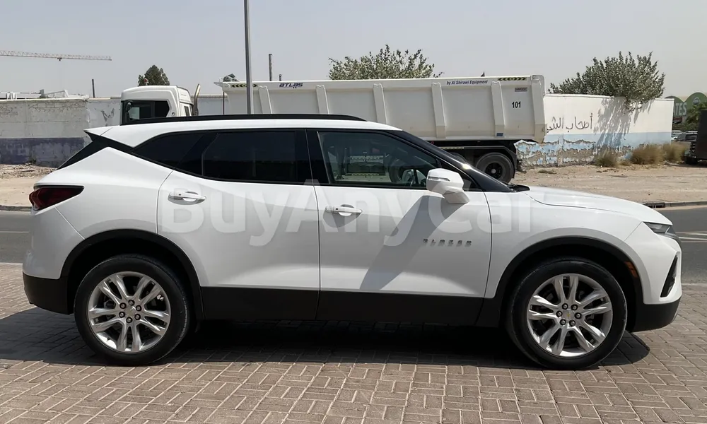 Vehicle photo 3