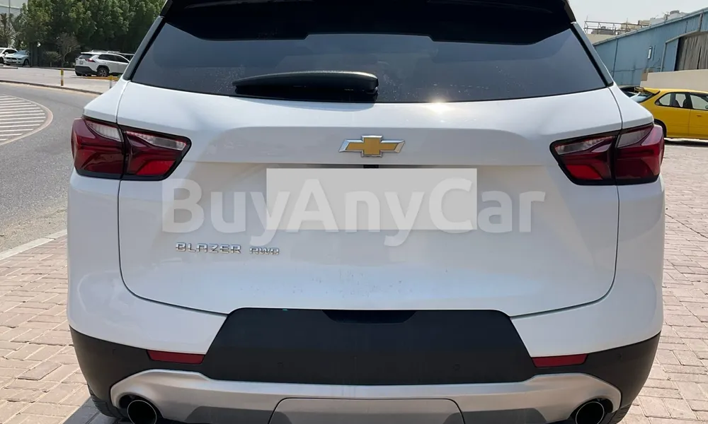 Vehicle photo 2